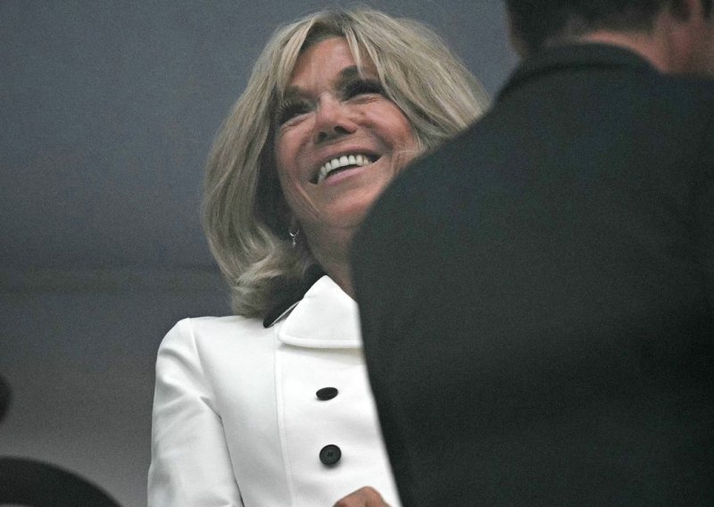 Brigitte Macron zablistala u Parizu: Chic izdanje za ceremoniju zatvaranja