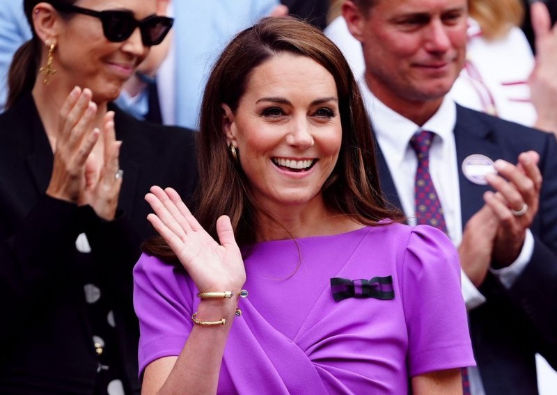 Video otkriva znakovit detalj: Kate Middleton umjesto zaručničkog prstena nosi nakit posebnog značenja