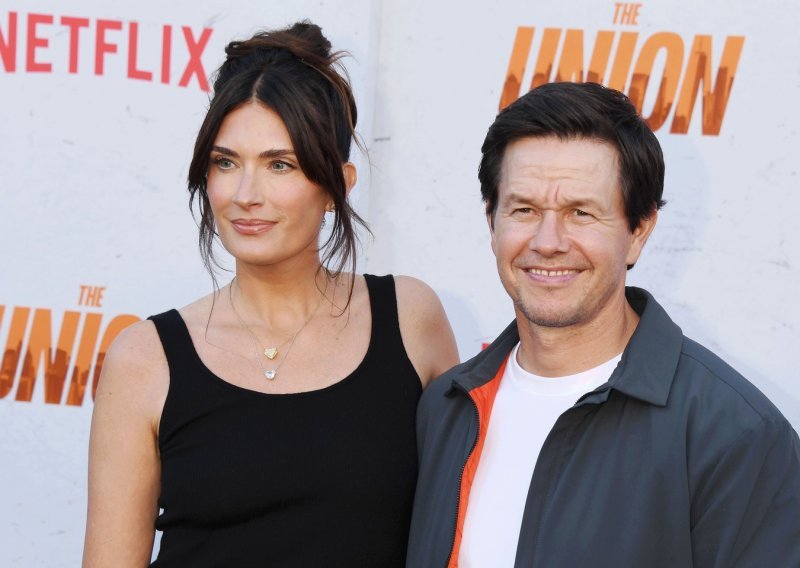 Rijedak obiteljski izlazak: Mark Wahlberg i njegova Rhea na premijeri s djecom