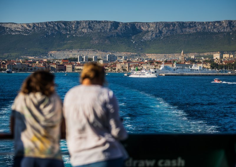 Porastao broj putnika u morskim lukama: U ova 3 grada stiglo ih je najviše