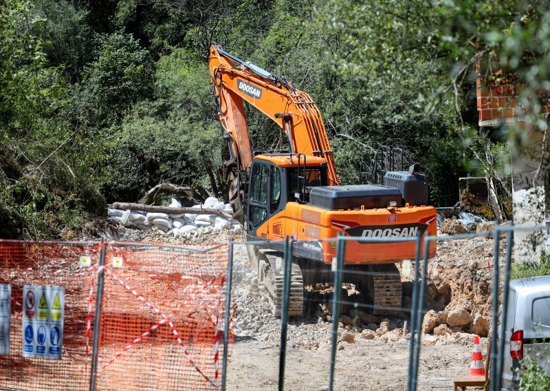 Udruge dižu uzbunu: Ministarstvo omogućilo tajkunu daljnju devastaciju Une