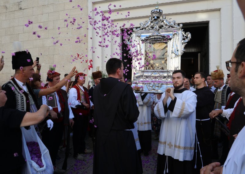 Katolici danas slave Veliku Gospu, evo koje se vjerske dogme prisjećaju