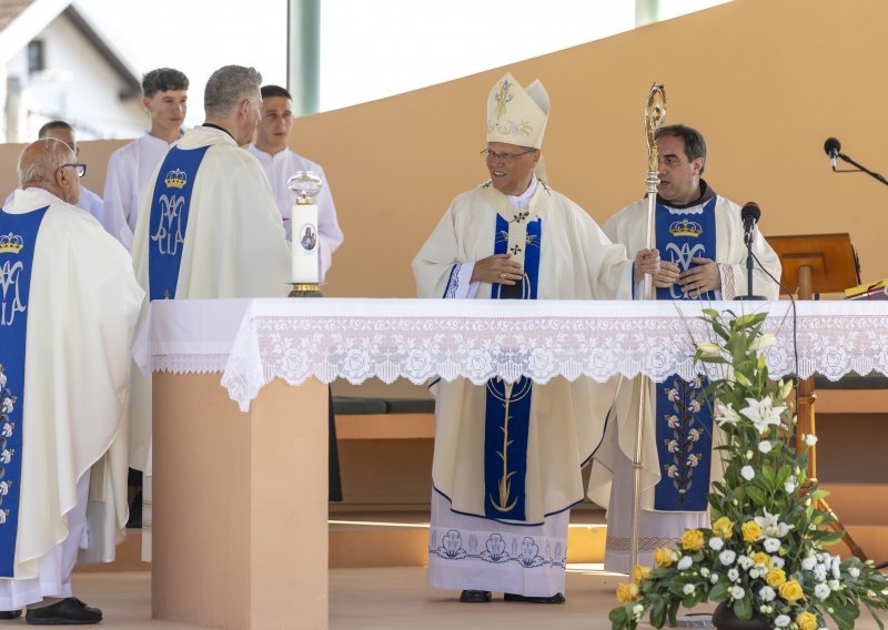 Hranić: Zmaj koji nas proždire je odvajanje roda od spola i uvođenje rodnog studija