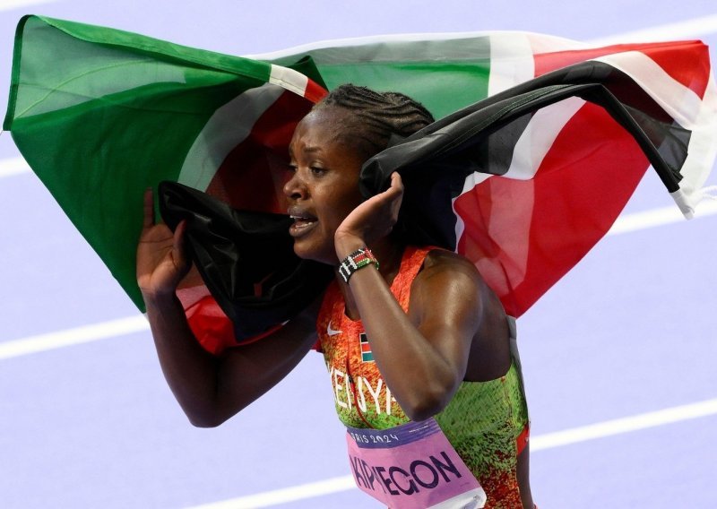 Kakav debakl; Kenijka Kipyegon dobila spomenik, ali isti je pod hitno uklonjen