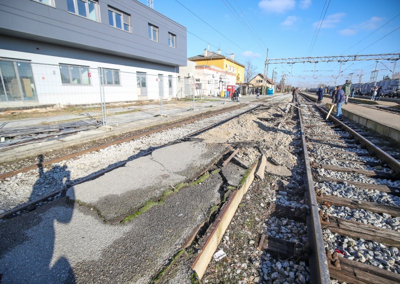 Visoke temperature deformirale tračnice; vagoni kod Tovarnika iskočili