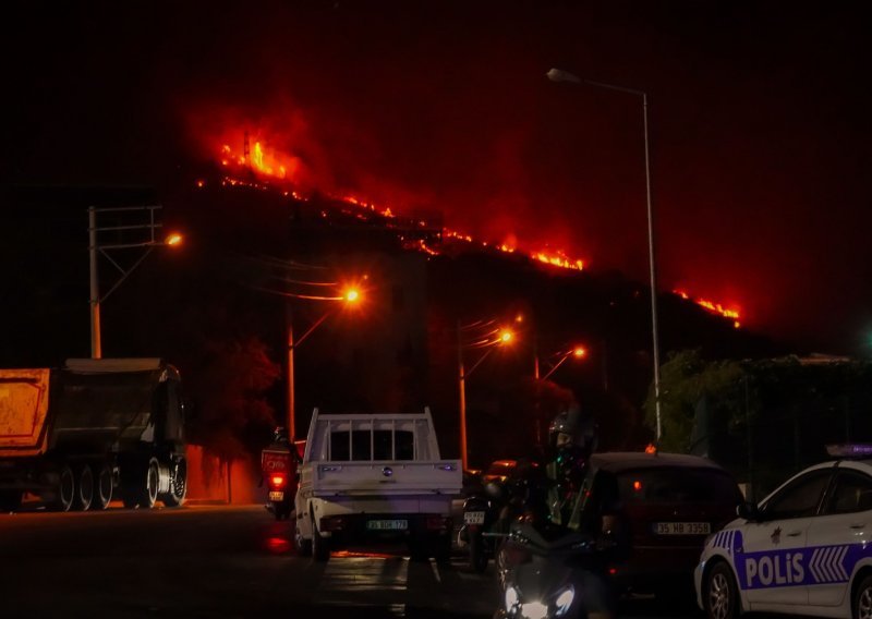 Najgori šumski požari ove godine u Turskoj, više od 20 osoba ozlijeđeno