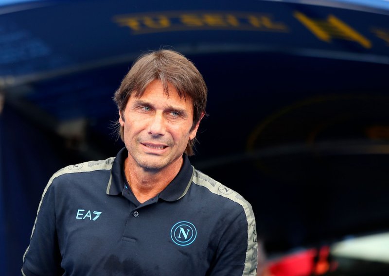 Antonio Conte posramljen u prvoj utakmici na klupi Napolija. To je debakl