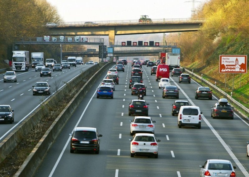 Ako ste otplatili kredit za auto, ovo obavezno napravite: Uštedjet ćete mjesec dana