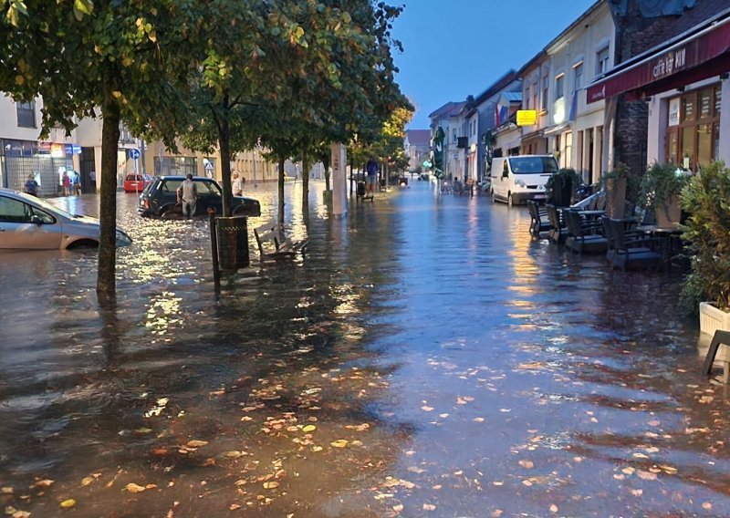 Nevrijeme u središnjoj Hrvatskoj: Glina pod vodom, kiša radila probleme u Kutini i Karlovcu