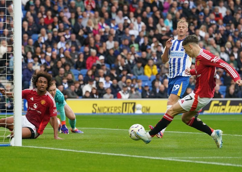 Ništa od velikog preokreta; Manchester Unitedu je poništen gol zbog neviđene situacije!