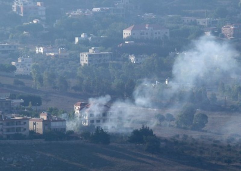 Hezbolah ispalio 150 raketa na Izrael, više ranjenih