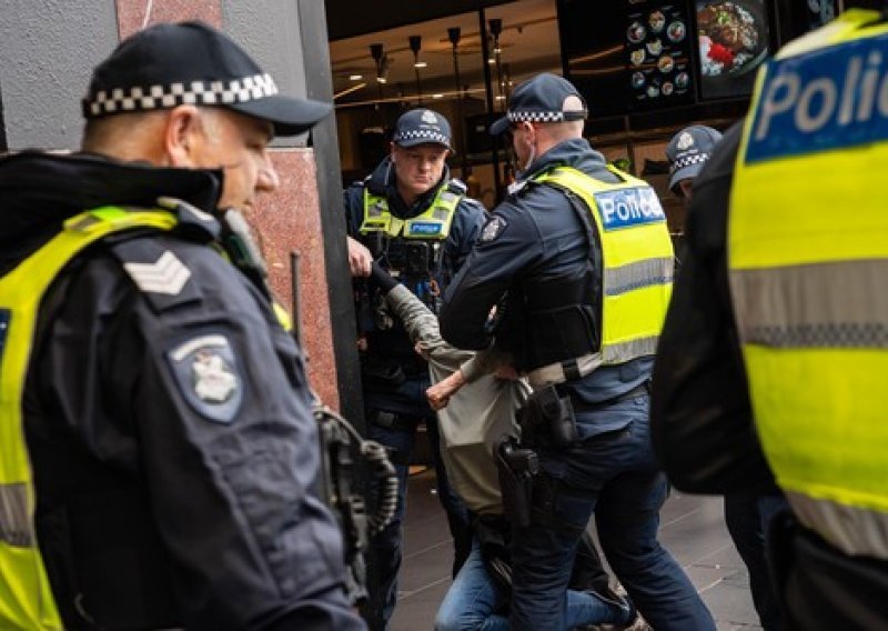 Četvero ljudi ozlijeđeno u napadu nožem u Sydneyu