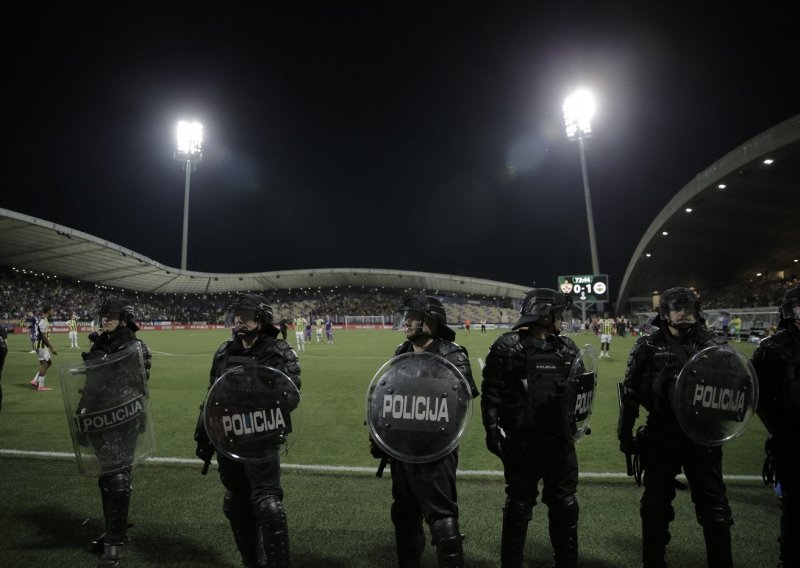 Kaos u Mariboru; nakon prekida Olimpija ipak uzela bod uoči ogleda s Rijekom