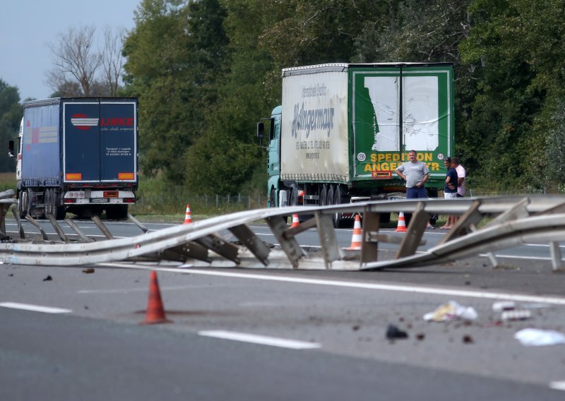 Teška nesreća na A4, kamion probio ogradu i prešao u drugi smjer