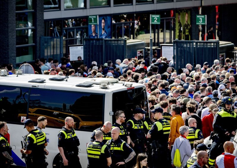 Otkazan derbi Feyenoorda i Ajaxa. Razlog je bizaran, a ako potraje...