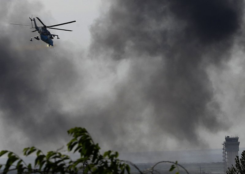 Deseci mrtvih u borbi za aerodrom u Donjecku