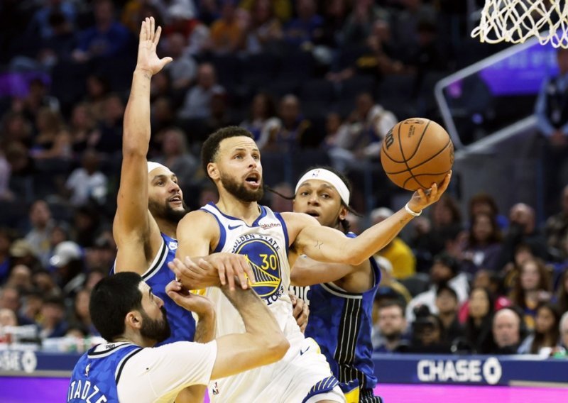 Curry ostaje u Warriorsima još jednu godinu; ta 'ljubav' košta 62.6 milijuna dolara