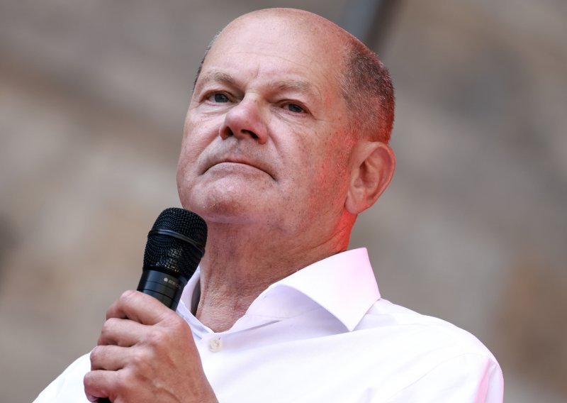 Scholz: Nećemo ukinuti ograničenja zapadnog oružja Ukrajini i za to imamo jako dobre razloge