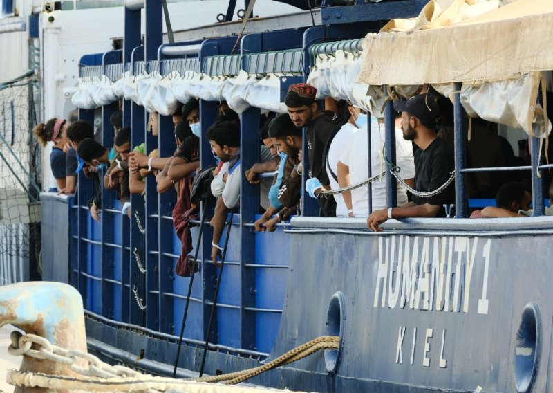 Promjena politike: EU lideri traže brže deportacije migranata