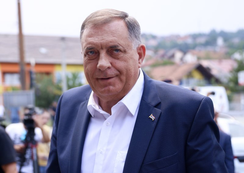 Dodik pobjesnio na dolazak Schmidta u Banja Luku: 'Pronađite ga i izbacite!'