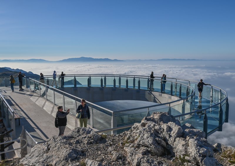 Paraglajder pao ispred Skywalka na Biokovu, spasili ga vojska i HGSS