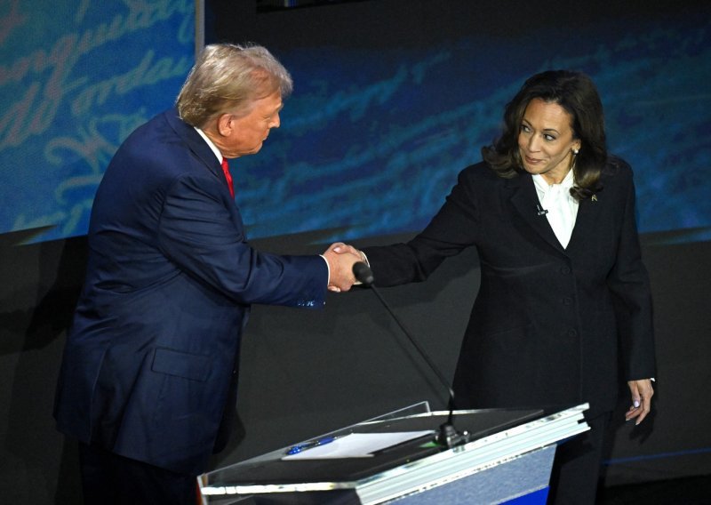 Trump pojačava napade na Harris, slavne pop zvijezde je brane: Ne podnosimo te