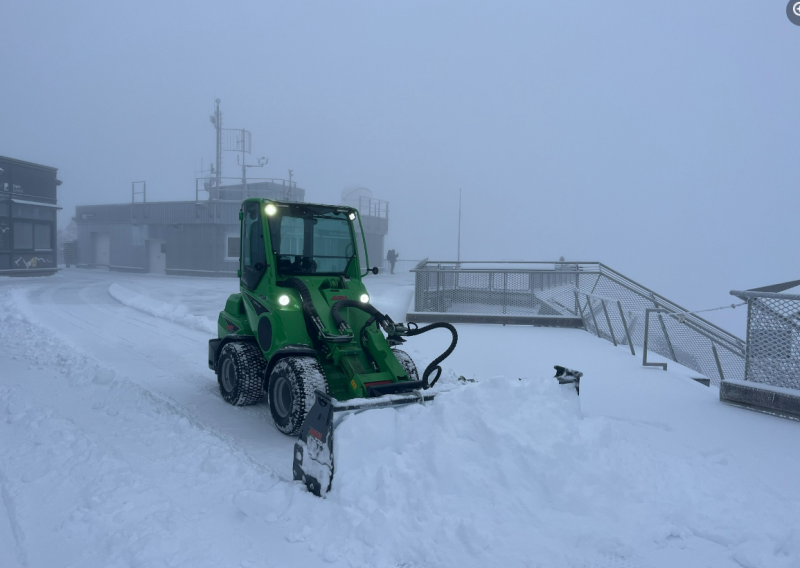 Na jugu Njemačke pao snijeg, meteorolozi očekuju da će pasti i pola metra