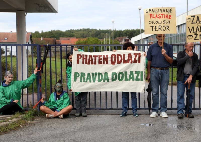 Performans u Vrginmostu: Privremeno zaustavljen rad tvrtke za preradu plastike