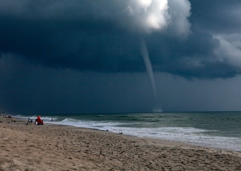 Zašto je u zadnje vrijeme toliko pijavica? Evo kako nastaju i pod kojim uvjetima postaju tornado