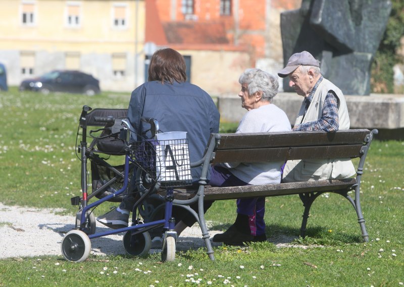 Mirovine porasle, a onda je nekima država odrezala duplo veći porez: 'Daš pa odmah uzmeš'