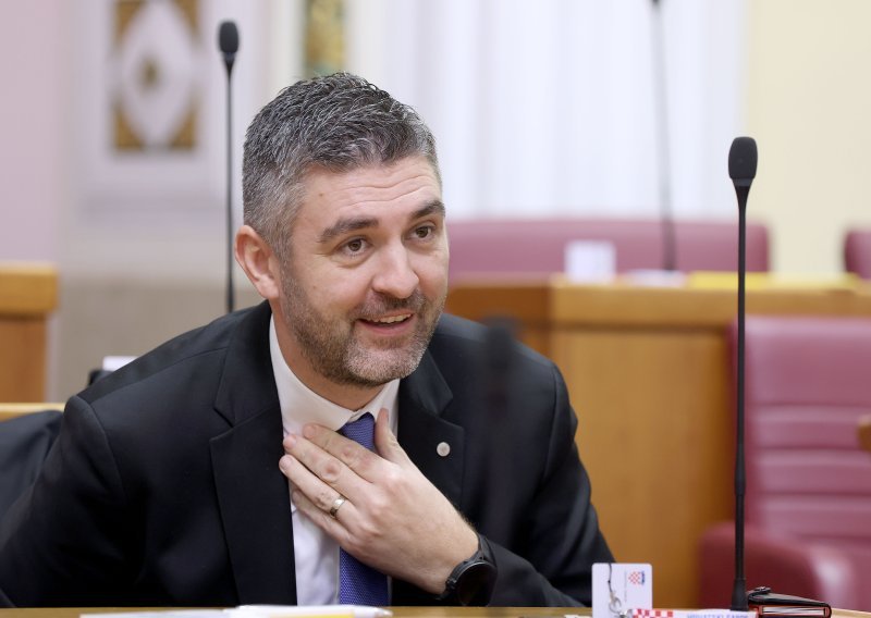 Franković traži moratorij na dozvole za nove apartmane: 'Doći će do poplave apartmana'