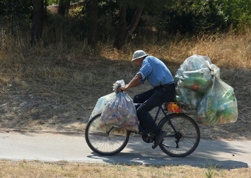 Skupljate boce? Od 1. siječnja naknada za PET ambalažu raste 42 posto