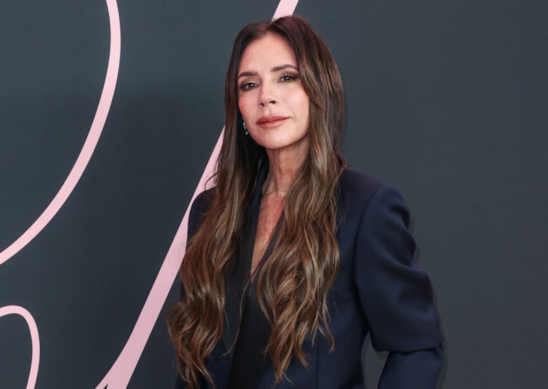 Otkrila novi imidž za jesen: Victoria Beckham više nije dugokosa brineta