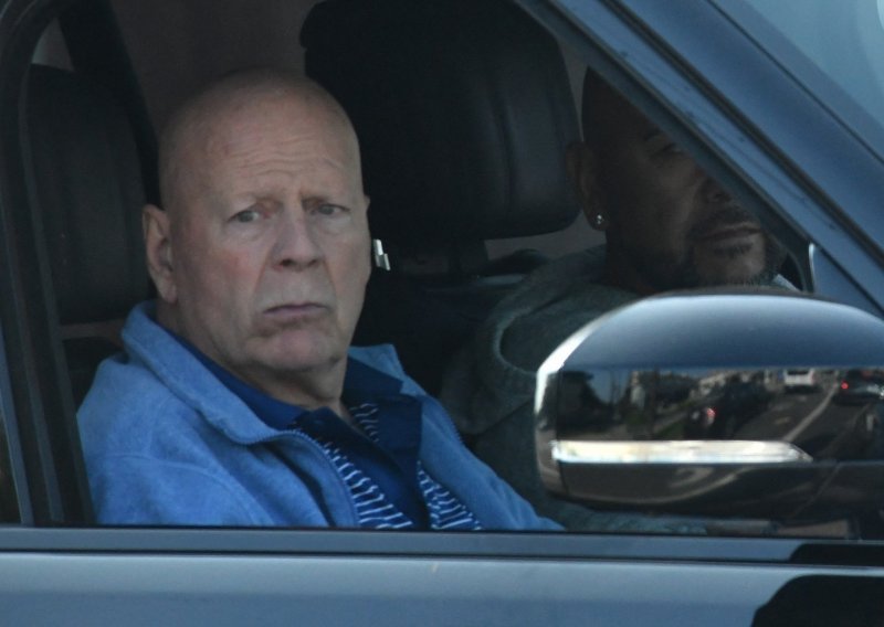 Bruce Willis snimljen u izlasku: Teško je ostati ravnodušan na ove prizore