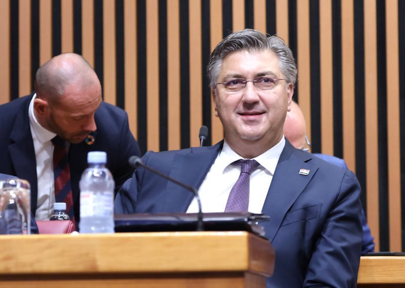 Plenković o Milanoviću: Zlokobni kršitelj Ustava odjednom skrbi za umirovljenike