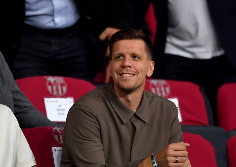 Szczesny se vratio iz mirovine da bi pomogao Barceloni koja je ostala bez golmana