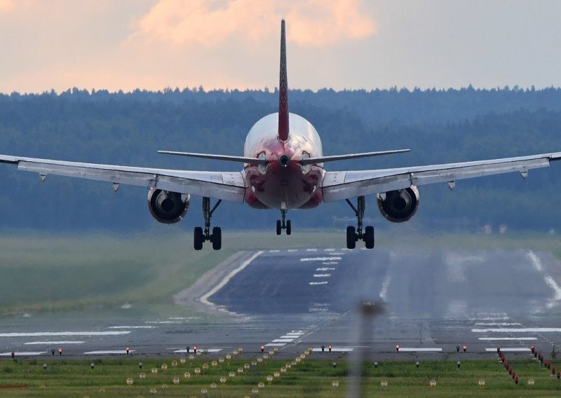 Drama na letu iz Splita: Avion sa 144 osobe prisilno sletio u Zadar