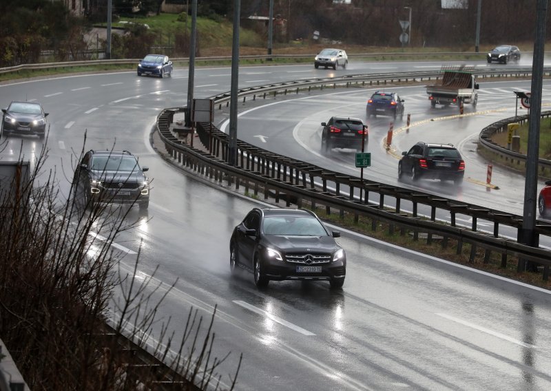 Upozorenje HAK-a: Srna na autocesti A6