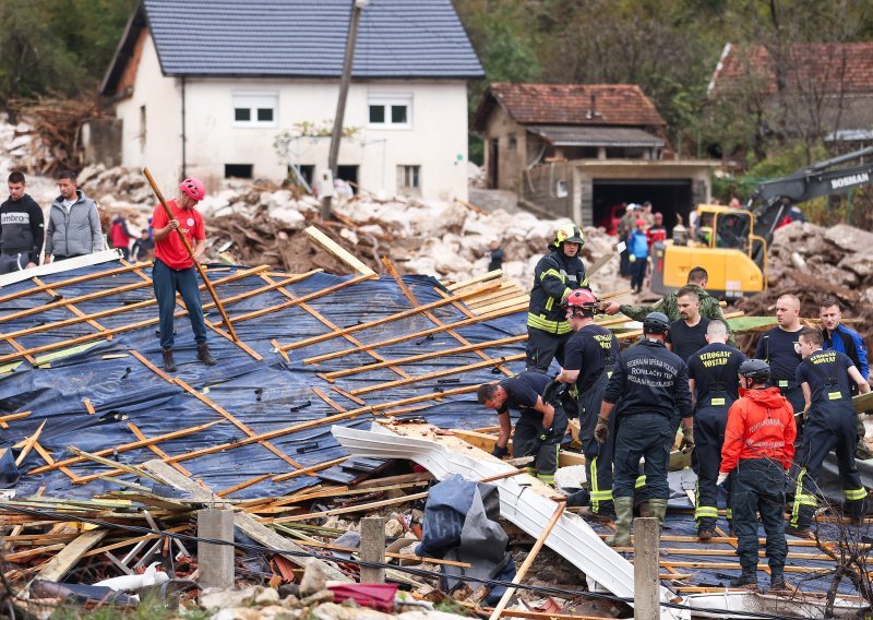 HGSS pomaže u Donjoj Jablanici: 'Nažalost, brojke nestalih nastavit će rasti'