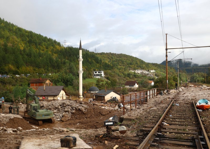 Apel iz željeznica FBiH: Uništeno je 17 km pruge, sami to ne možemo popraviti