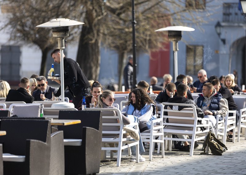 Pitamo vas: Kolika plaća je dovoljna za pristojan život?