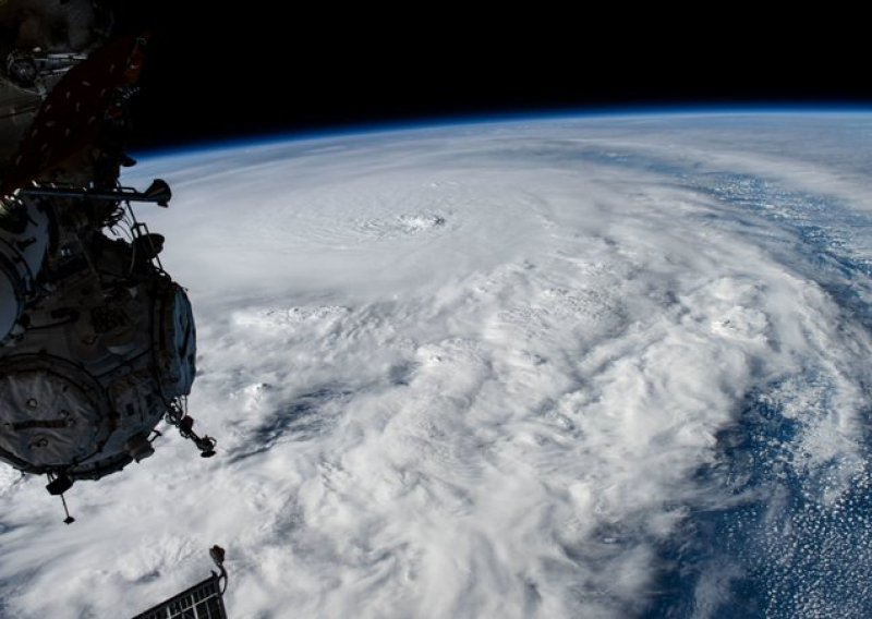 NASA objavila fotografije Miltona iznad Meksičkog zaljeva: Floridi se ne piše dobro