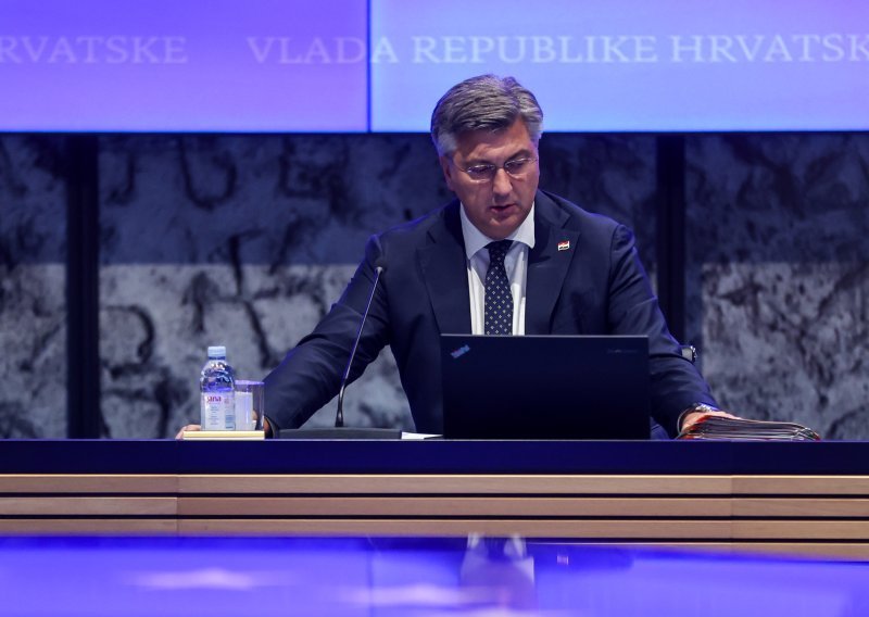 Plenković na sjednici Vlade: 'Apsurdan je vapaj da se Milanovića zove na samit'