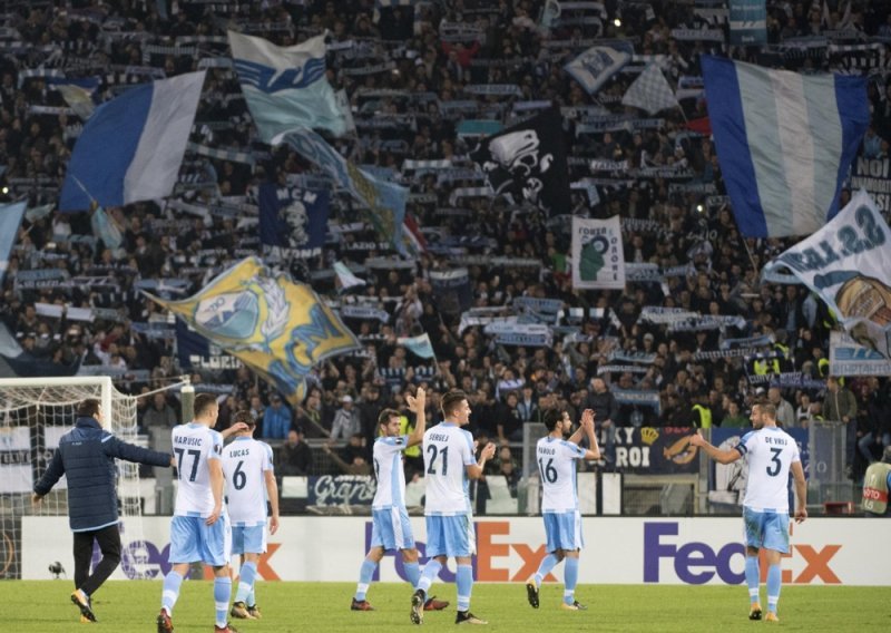 UEFA kaznila Atletico i Lazio zbog rasističkog ponašanja navijača