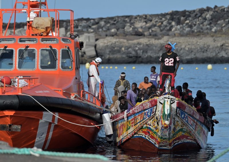 Talijani poslali prve migrante u prihvatne centre u Albaniju