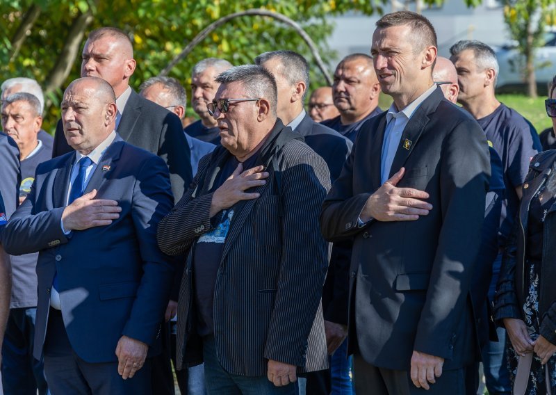 Medved i Penava kod vukovarskog vodotornja otvorili mural posvećen policajcima