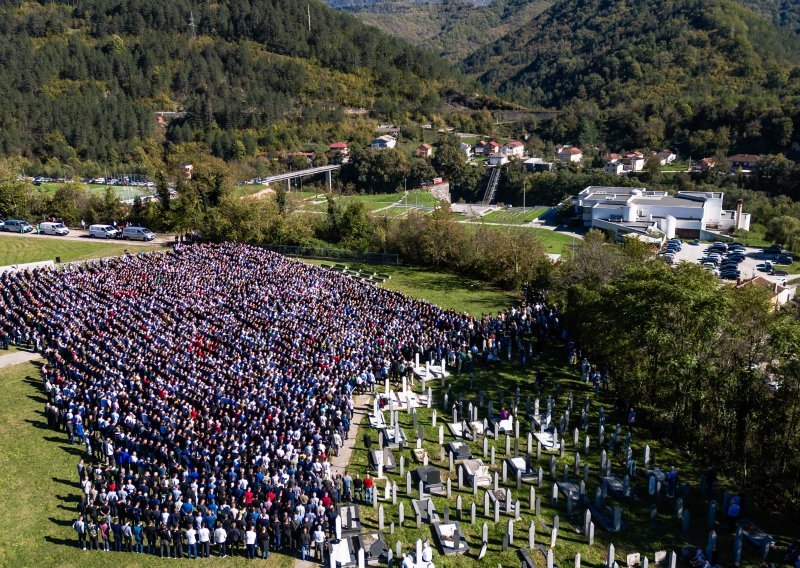 Tuga u BiH: U Jablanici pokopano 19 poginulih u katastrofalnim poplavama