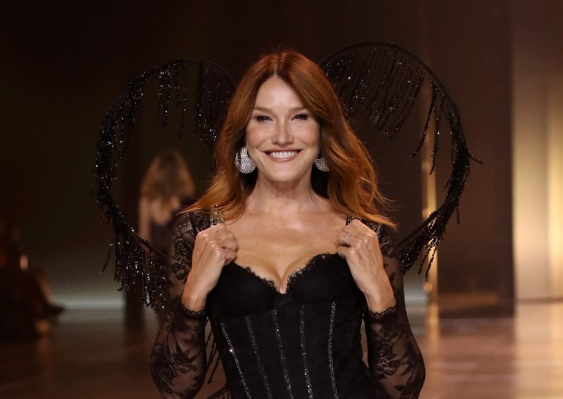 Carla Bruni pokazala kćer, jedno je sigurno - ljepotu je naslijedila od mame