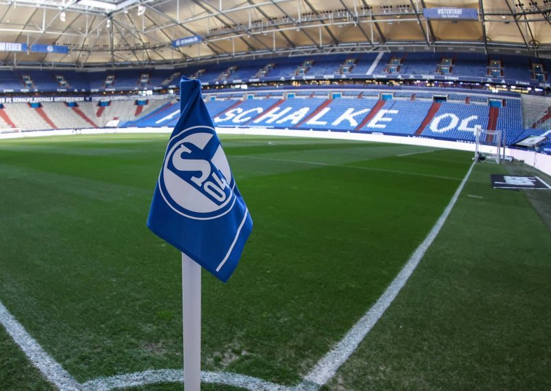 Prosjački pohod njemačkog velikana, Schalke zbog duga povukao očajnički potez