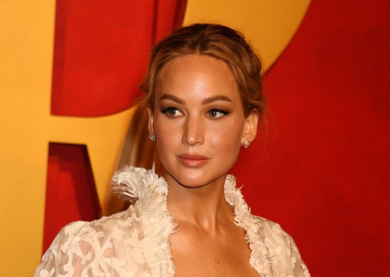 Jennifer Lawrence čeka bebu: Trbuščić više ne može skrivati